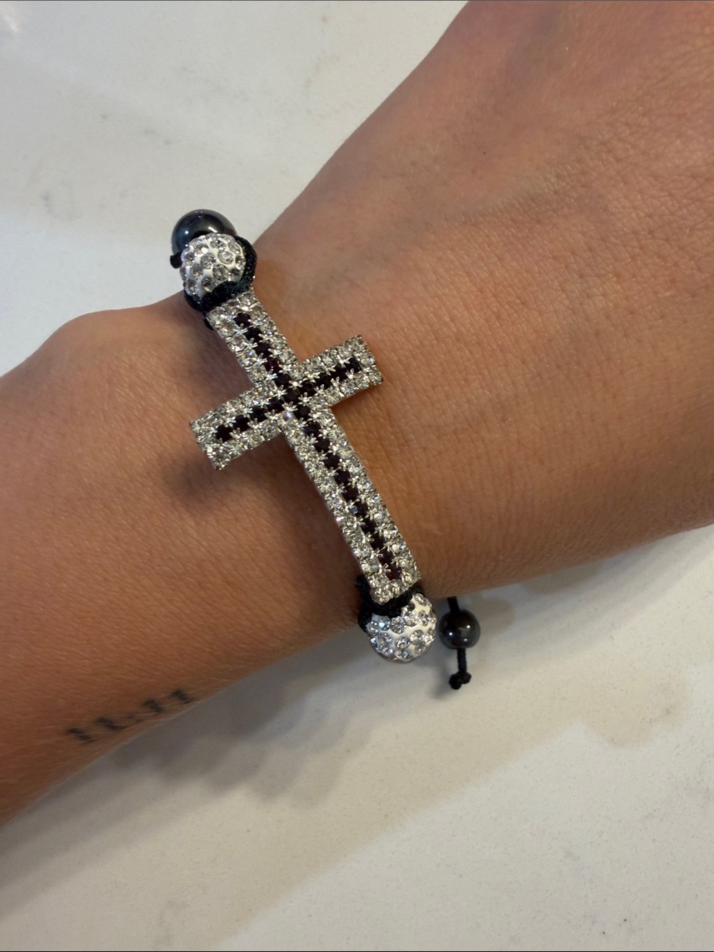 Sparkling Cross Bracelet in Black and Silver - adjustable size